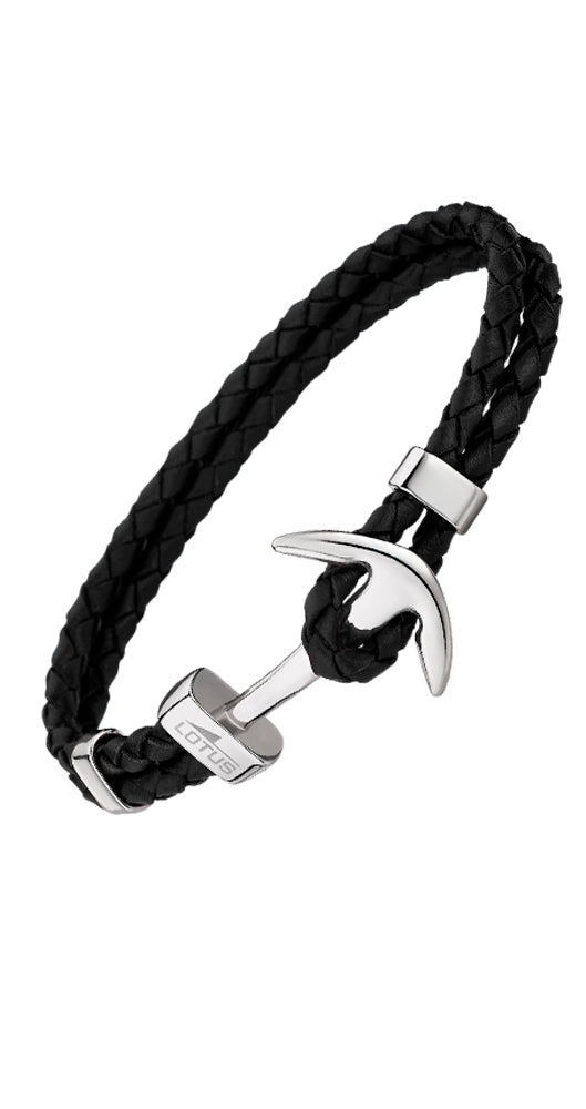 Pulsera Lotus Style LS1832-2/1 de cuero trenzado en color negro y cierre en forma de ANCLA de acero inoxidable. Adornado con dos piezas de acero inox que dan más robustez al conjunto.