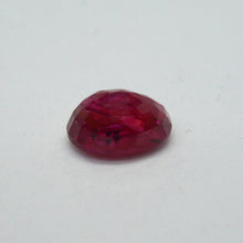 Espinela roja oval